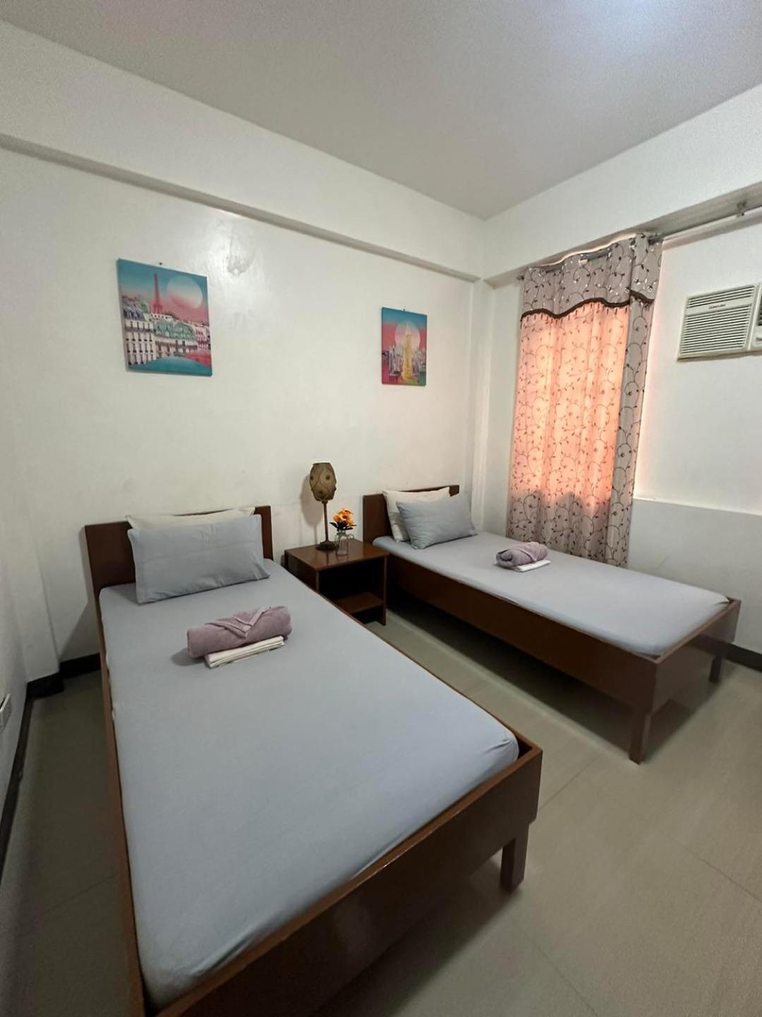 Brielles Travellers Inn Тагбиларан Сити Екстериор снимка