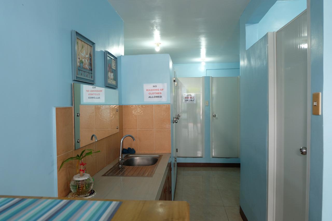 Brielles Travellers Inn Тагбиларан Сити Екстериор снимка