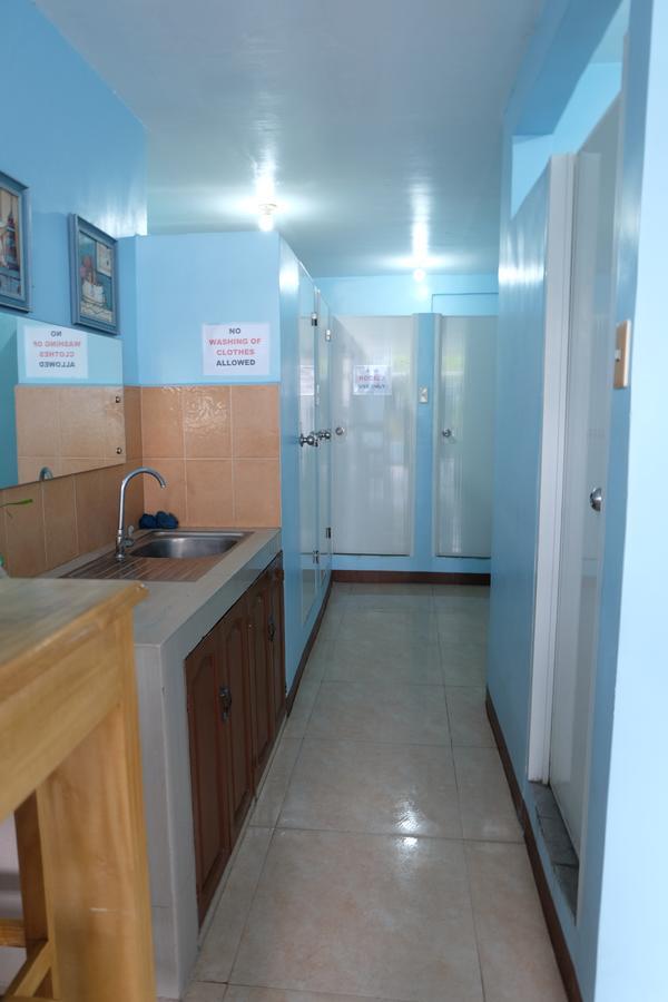 Brielles Travellers Inn Тагбиларан Сити Екстериор снимка