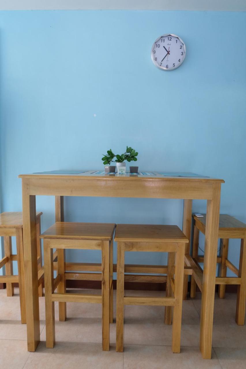 Brielles Travellers Inn Тагбиларан Сити Екстериор снимка