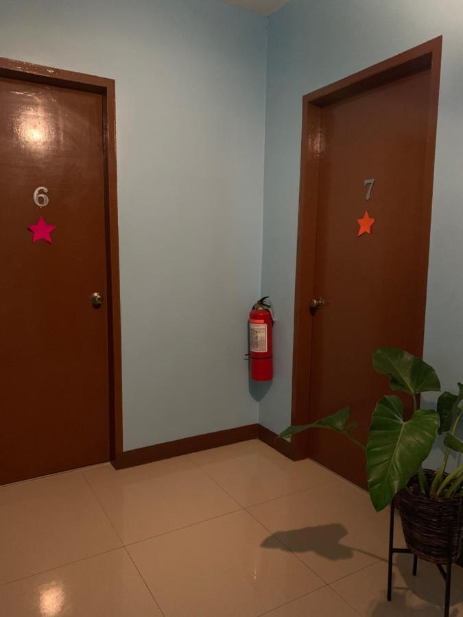Brielles Travellers Inn Тагбиларан Сити Екстериор снимка