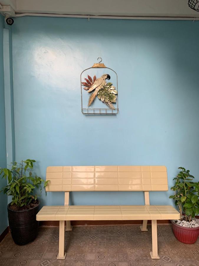 Brielles Travellers Inn Тагбиларан Сити Екстериор снимка